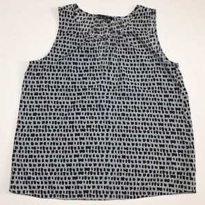🐶 Ladies Banana Republic Top 🐶